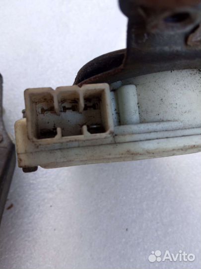 Mitsubishi Pajero3, L200 активатор задней двери