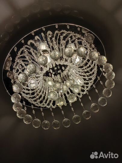 Люстра 50 см в диаметре 5 лампочек