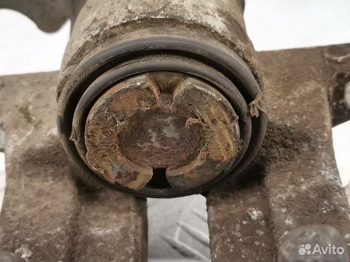 Суппорт задний правый для Audi A4 B5 8E0615424