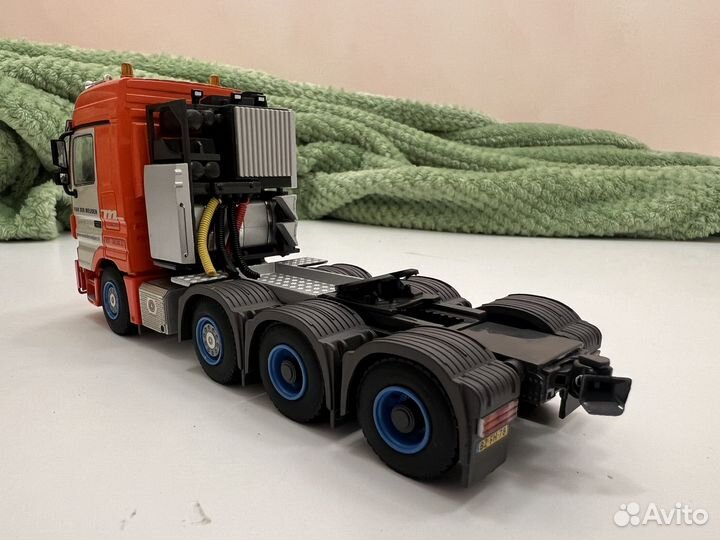 WSI 1/50 Mersedes-Benz 8x4