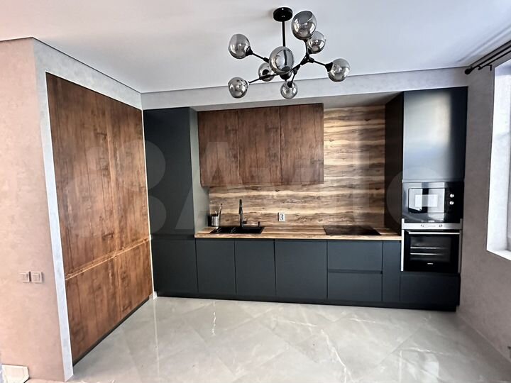 3-к. квартира, 102 м², 1/16 эт.