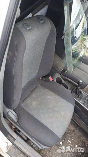 Сиденья комплект Hyundai Elantra 3 Xd G4ED 1.6