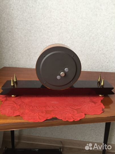 Часы настольные весна механические