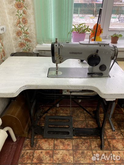 Швейная машина минерва