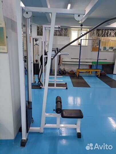 Верхняя тяга тренажер