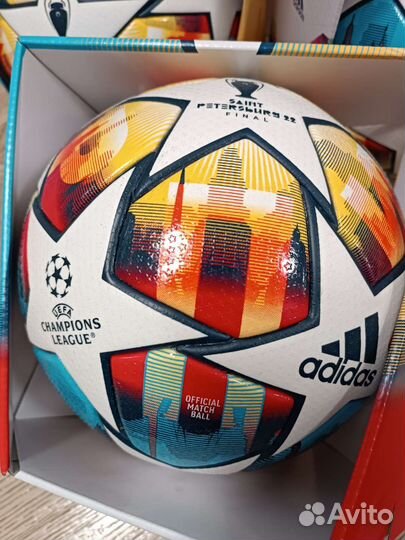 Футбольный мяч adidas финал лиги чемпионов FIFA 22