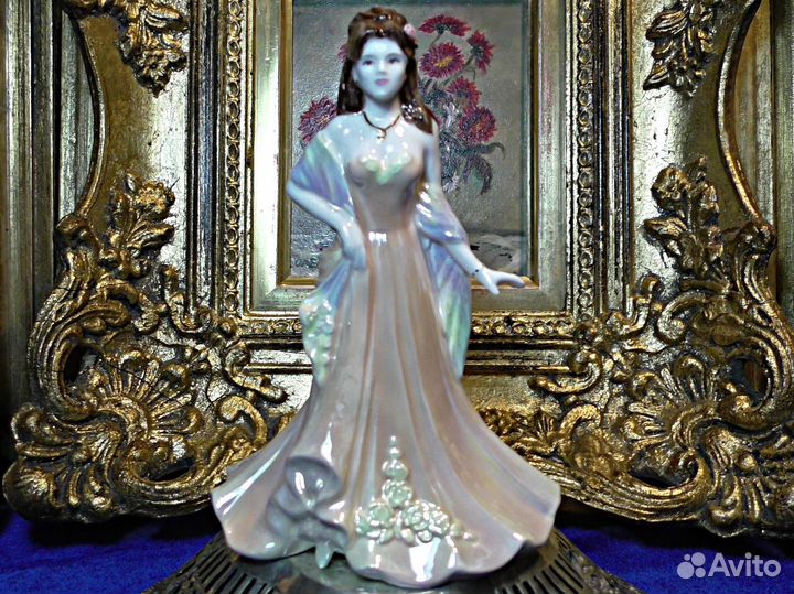Дебютантка.Coalport.Статуэтка.Радужная красавица