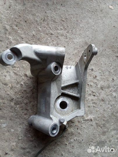 Кронштейн двигателя Volvo Xc60 B4204T26 2019