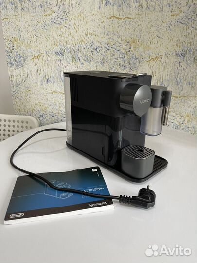 Кофемашина капсульная Delonghi Nespresso