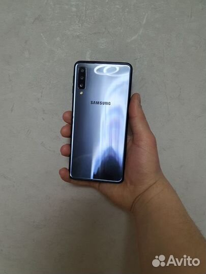 Samsung Galaxy A7 (2018), 4/64 ГБ