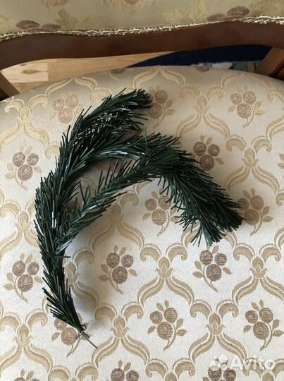Еловые ветки