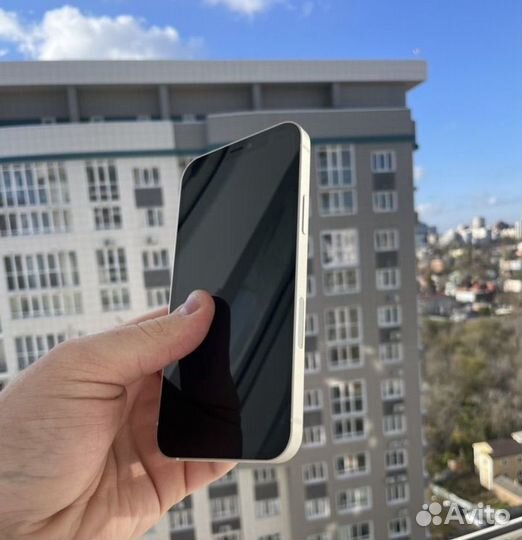 iPhone 12, 64 ГБ