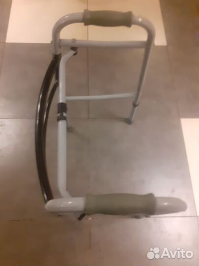 Ходунки для взрослых шагающие