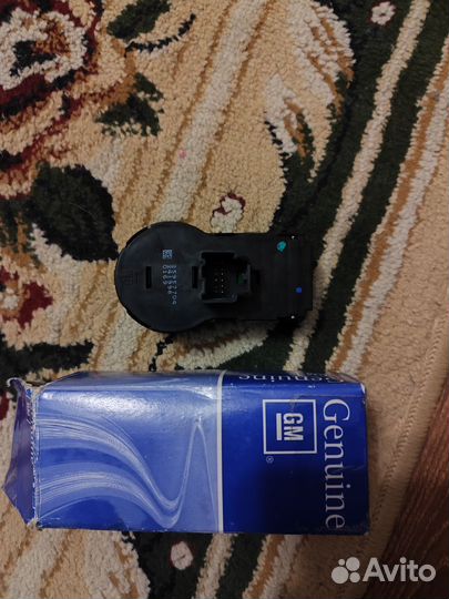 Выключатель фар Chevrolet 13301749