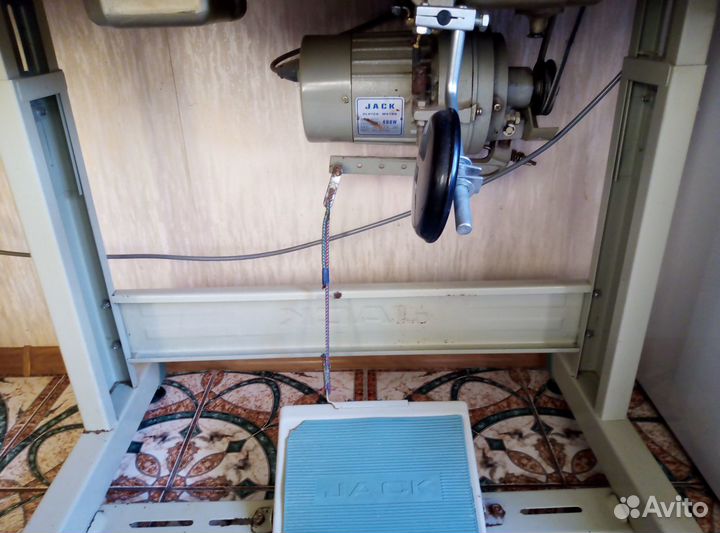 Продаю швейную машину Jack JK-8720