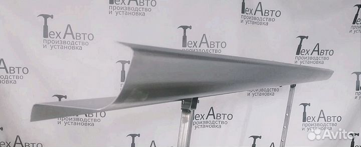 Пороги на Hyundai Elantra 3 поколение (XD) седан