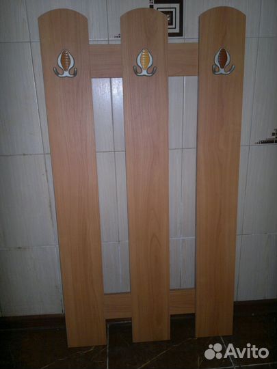 Вешалка для одежды настенная