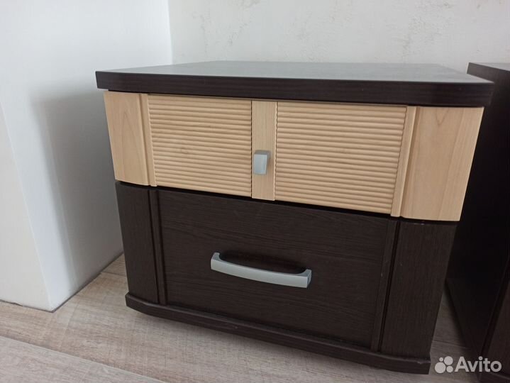 Тумба прикроватная