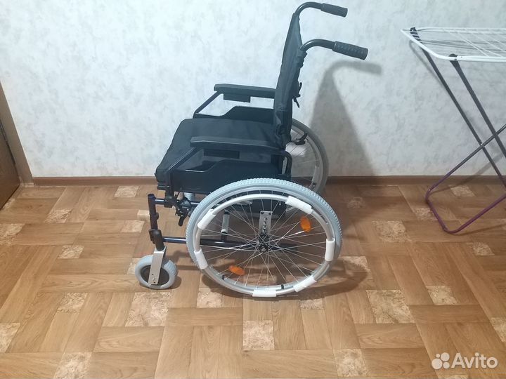 Кресло коляска для инвалидов