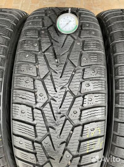 Nokian Hakkapeliitta 7 215/65 R16