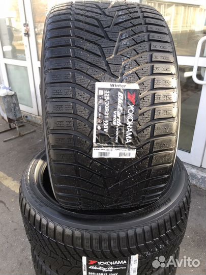 Yokohama W.Drive V905 285/35 R21