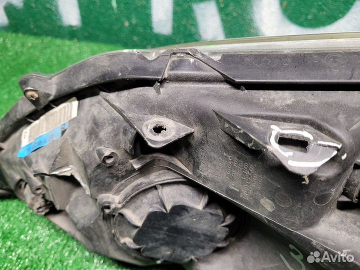 Фара правая Honda CR-V 3