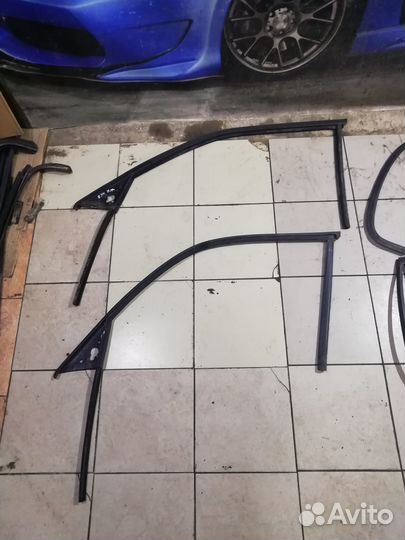 Уплотнители дверей стекол дверей BMW 5 E34