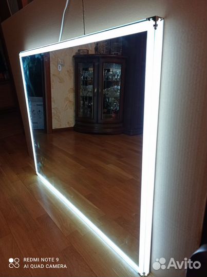 Зеркало с сенсорной подсветкой новое