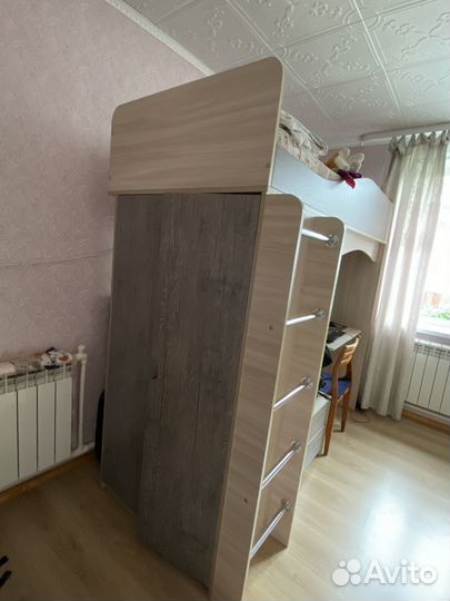 Двухярусная кровать