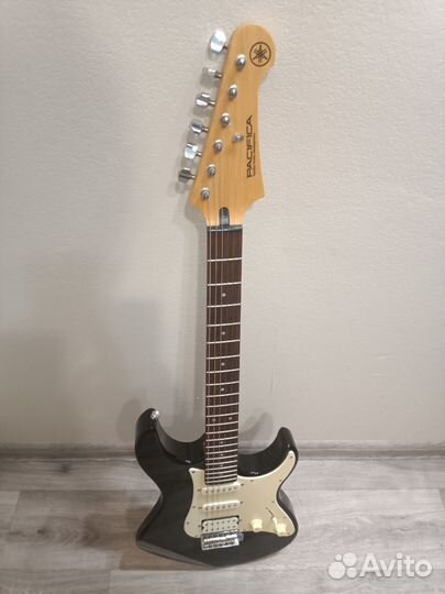 Электрогитара Yamaha pacifica 012