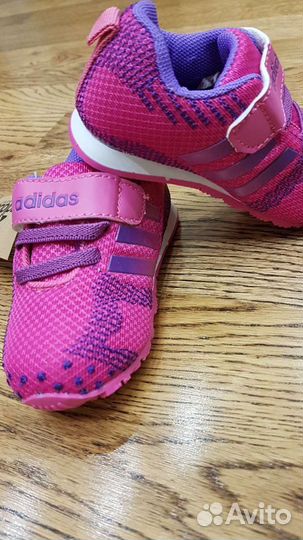 Кроссовки на девочку adidas