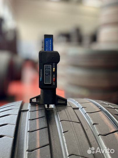 Pirelli P Zero PZ4 255/35 R20 97Y