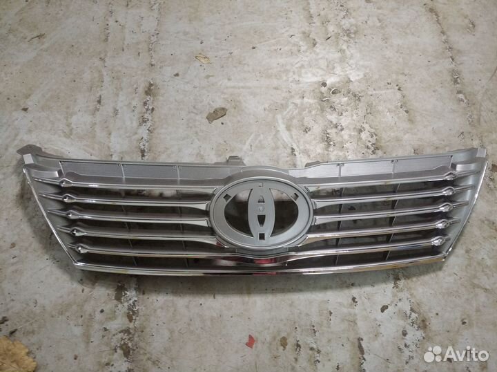 Решетка радиатора Toyota Camry 2011-2014