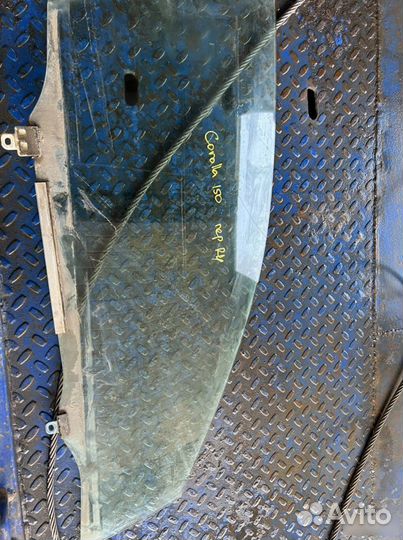 Стекло двери Toyota Corolla 150