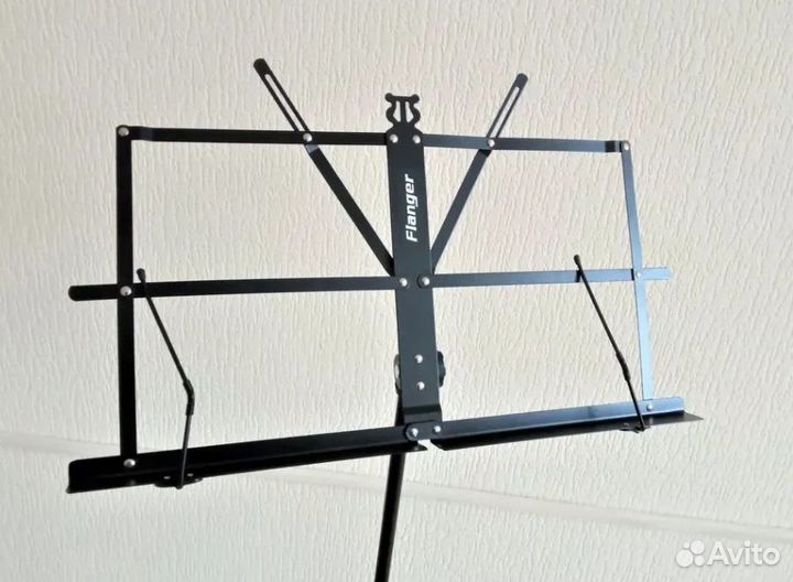 Подставка для нот (пюпитр)