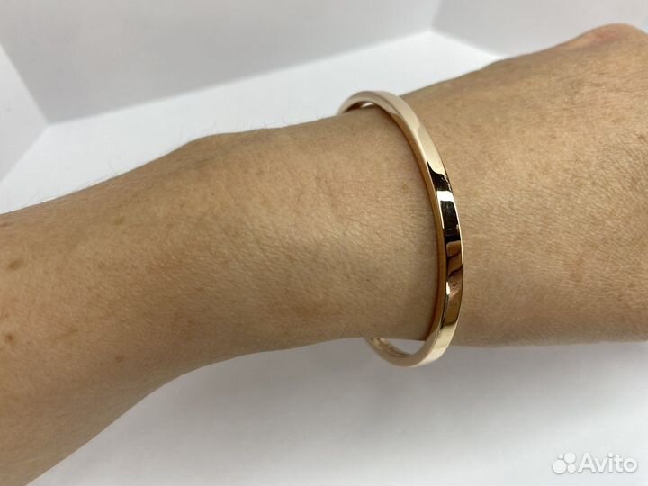 Жесткий золотой браслет 17.0