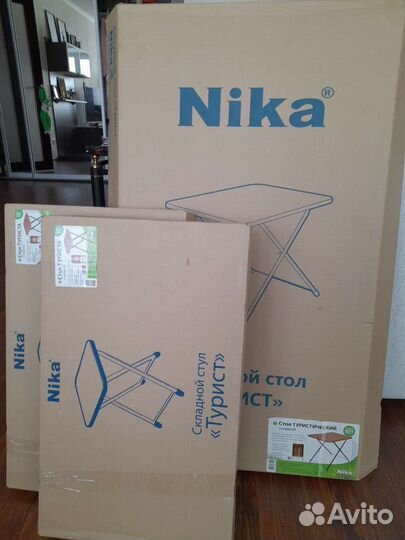 Складной столик с табуретами