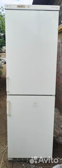 2 холодильника