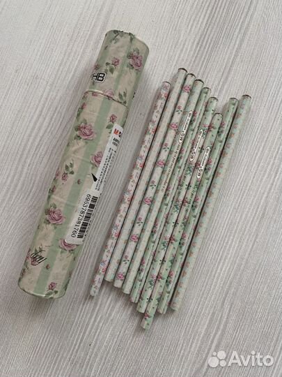 Набор простых карандашей