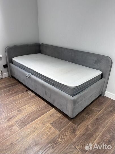 Кровать б/у