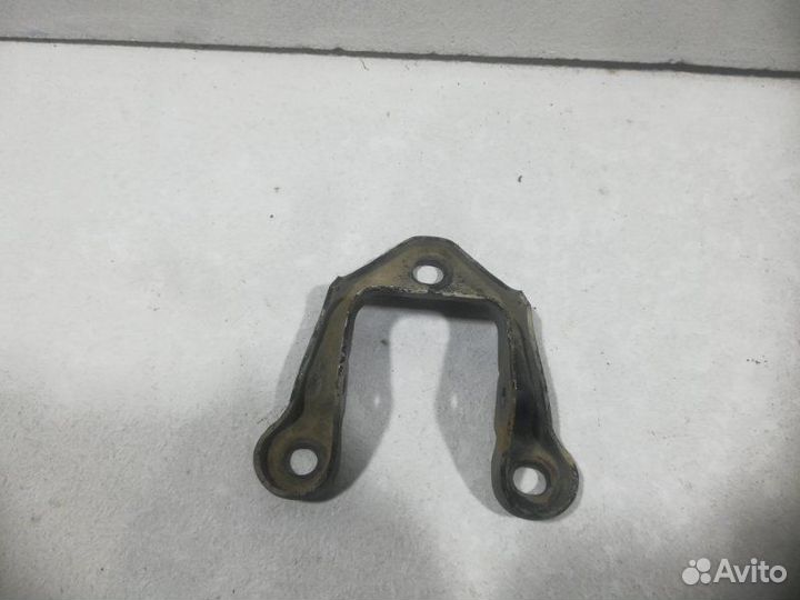Кронштейн задней балки задний левый Opel Astra H