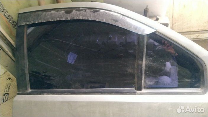 Стекло двери задней левой (форточка) Ford Mondeo I