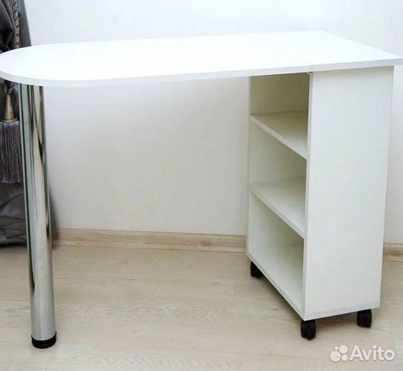 Маникюрный стол складной