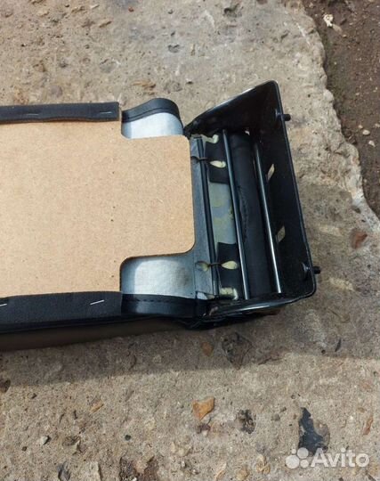 Подлокотник заднего дивана Мазда 6 gh