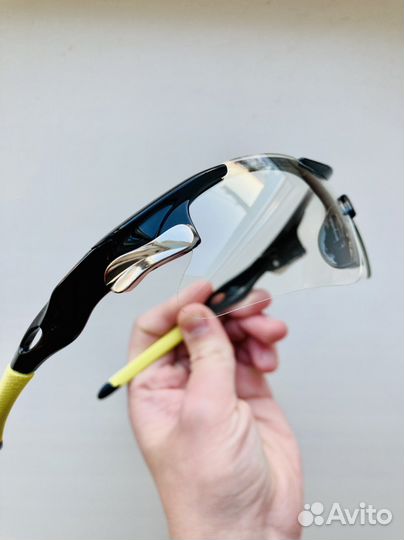 Защитные спортивные очки с прозрачными линзами