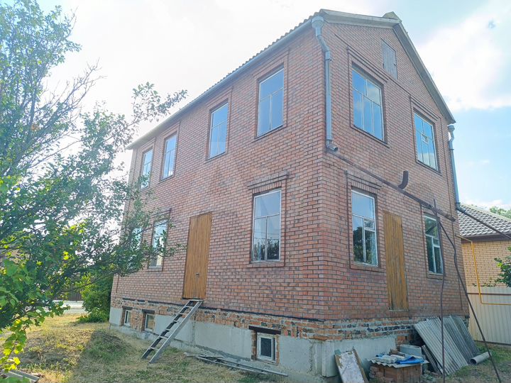 Дом 175 м² на участке 12 сот.