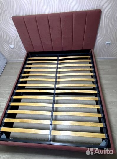 Кровать в спальню 200*200