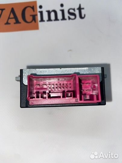 Блок управления бензонасосом Bmw F10 3.0 2011