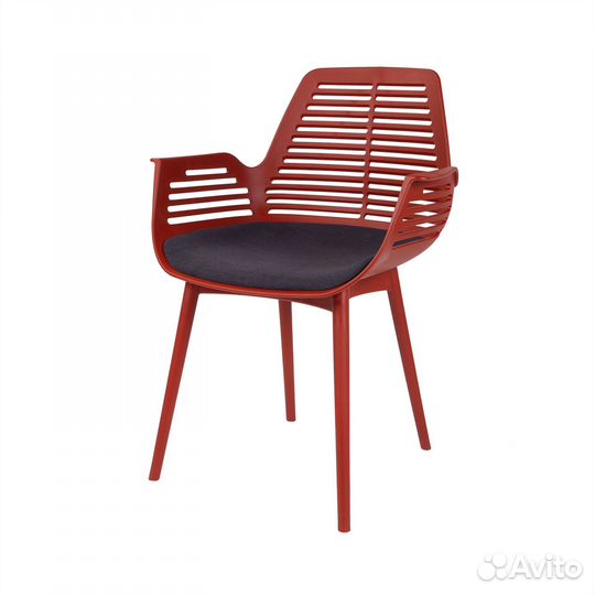 Стул пластиковый с подлокотниками