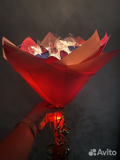 Светящийся букет из бабочек